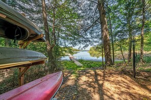 A canoe, two kayaks an oar boat and a paddle boat are available for your use.  Enjoy and explore Kentuck Lake.