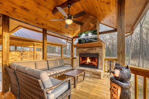 Relax by the outdoor fireplace with mountain view!