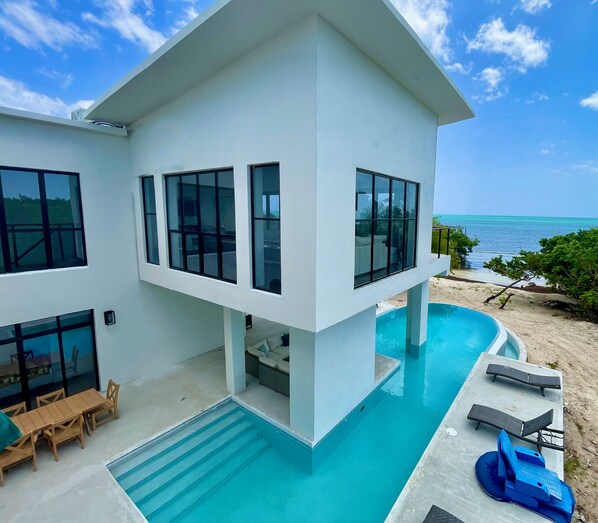 Hibiscus House 5 Bedroom Beachfront Home in San Pedro