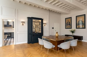 Autumn, Living Room, Spring, Summer