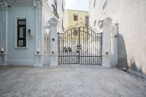 Entrada al alojamiento