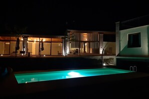 Ziarelli swimming pool by night