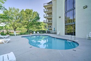 The (seasonal) community pool is available for all guests. It is located just a few steps from the front door of Downtown Bearadise.