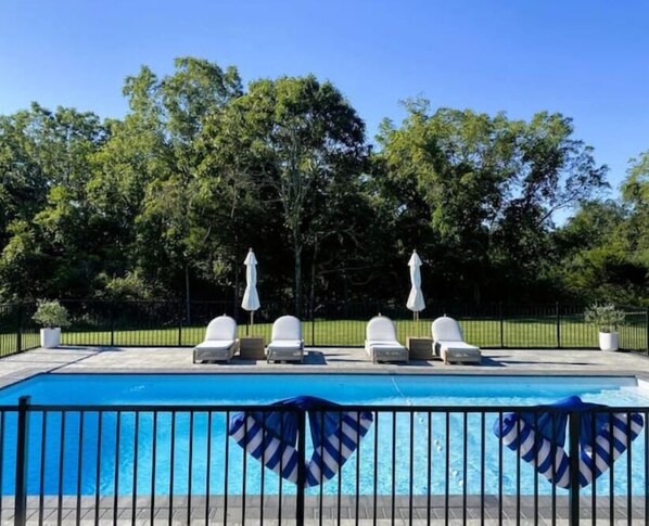 20x40 heated saltwater pool, up to 8' deep, basketball hoop. Gas fees apply.