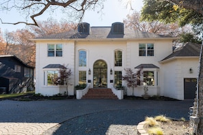 Front View - Walker Luxury Vacation Rentals