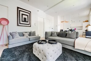Calm Diva 2 Bedroom in Notting Hill (5827)