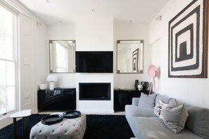 Calm Diva 2 Bedroom in Notting Hill (5829)