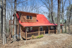 Welcome to Lucky Bear Cabin