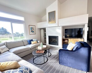 Living Room - Gas Fireplace
