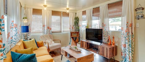 Brownwood Vacation Rental | 2BR | 1BA | 450 Sq Ft | Stairs Required