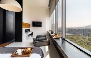 El mobiliario, la decoración y los servicios pueden variar ligeramente.