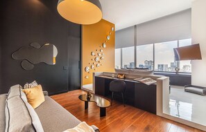 El mobiliario, la decoración y los servicios pueden variar ligeramente.