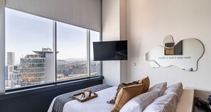 El mobiliario, la decoración y los servicios pueden variar ligeramente.