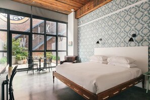 King size bed