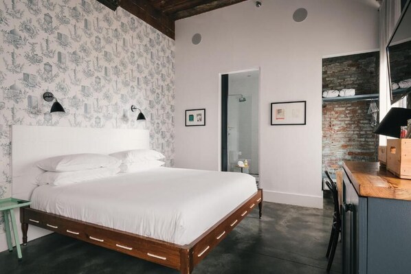 King size bed
