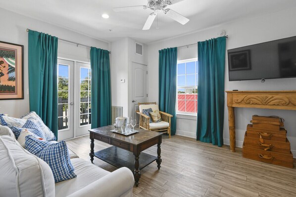 Hotel Pass Christian Jr Suite 303