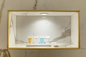 Bathroom amenities