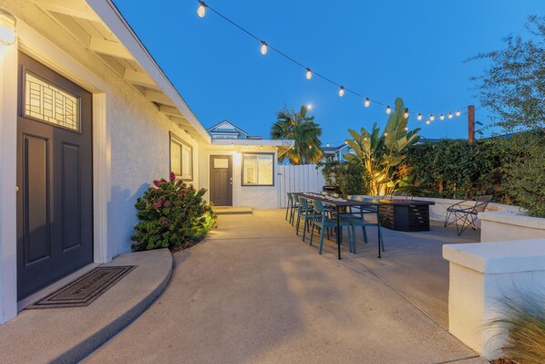 Outdoor dining