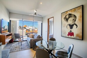 Beautiful layout of the condo, dining and living area