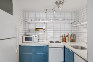 The Kitchen is well stocked with everything you'll need to make mealtime an Ocean Breeze.