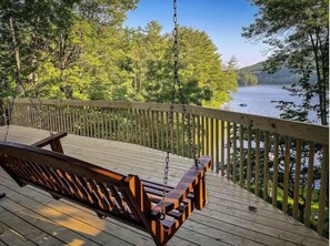 Camp Havon sit back and relax ~ overlooking Goodyear Lake!