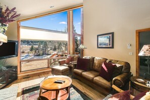 Tranquility on the River Three - Living room with a flat screen TV