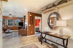 Aspen Grove Getaway - This cute hallway off the main entrance leads you in to the living room.