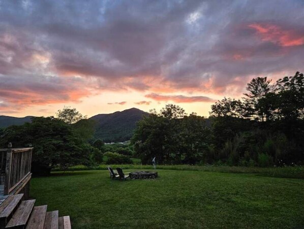 Relax by the firepit with a gorgeous view of the mountain.