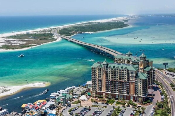 Aerial photo of Emerald Grande