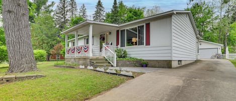 Boyne City Vacation Rental | 3BR | 1.5BA | 1,592 Sq Ft | 2 Steps Required