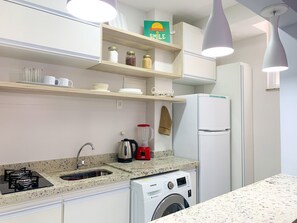 Full kitchen.