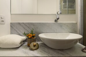 Bain