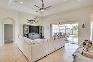 Living Room | Queen Sleeper Sofa | Single-Story Home