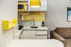 Equipped american kitchen