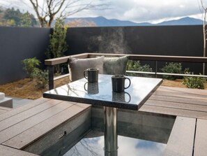 [Pets allowed/Terrace] Relax in the footbath while feeling nature