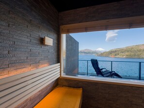 [Lake View Sauna] High temperature sauna overlooking Lake Ashi