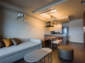 [Living room] A carefully designed space where you can relax as if you were living there