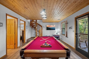 7 foot slate pool table is ready to challenge your family and friends.