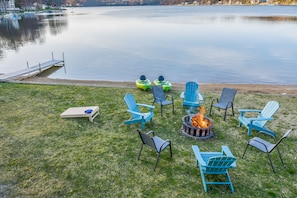 Bonfires, corn hole, kayaks & much more!!