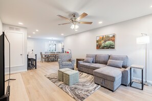Single level fully remodeled condo in the Village of Oak Creek