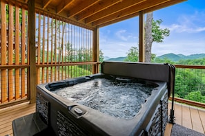 Outdoor spa tub