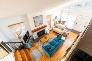 Welcome to The Pearl (of Oyster Harbor)!