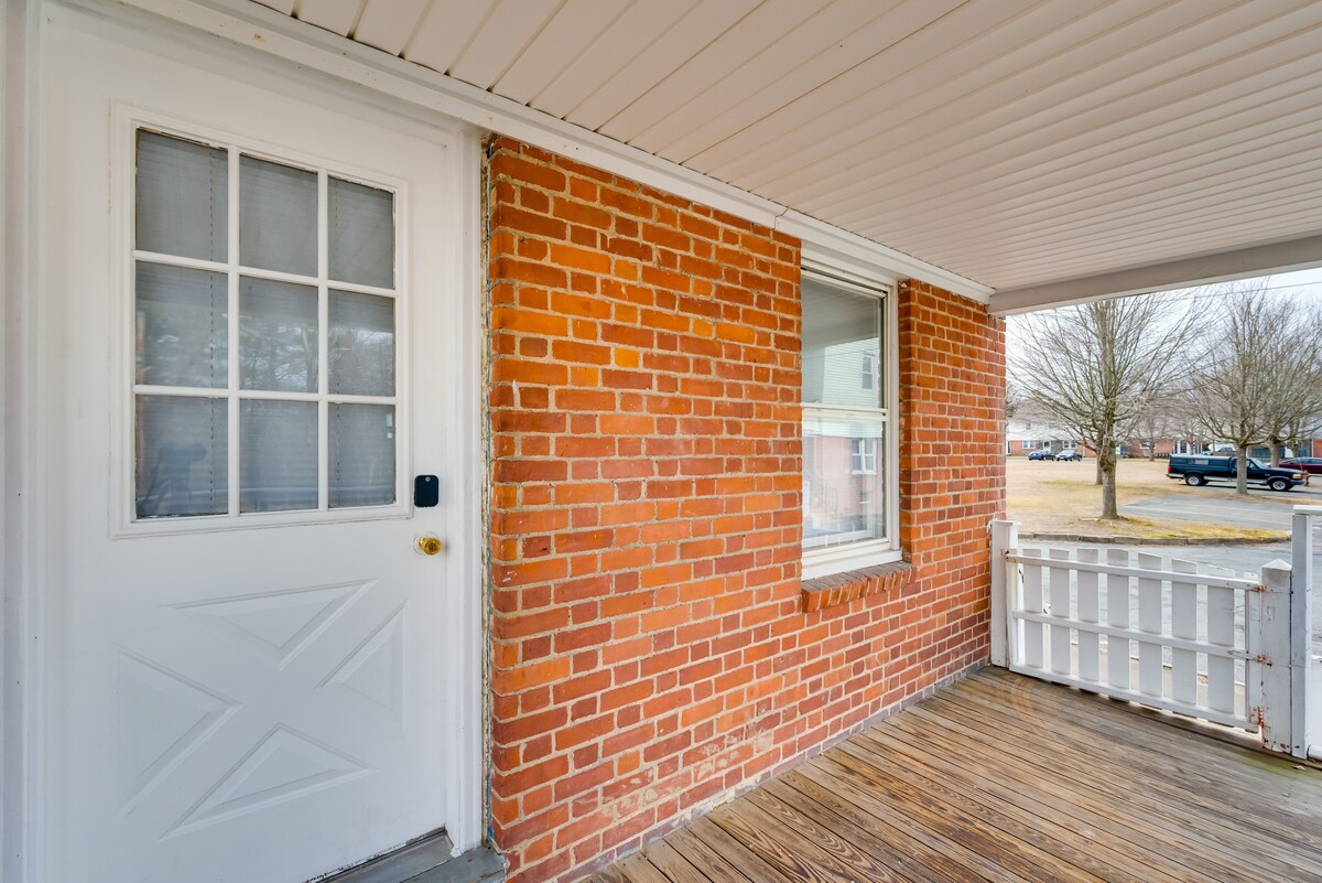 Easthampton Vacation Rental – Walk to Breweries!