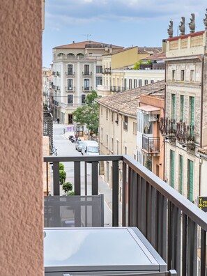Balcony with Scenic City Views in Banyoles  
