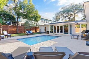 Tranquility - Plenty of Space to relax Poolside