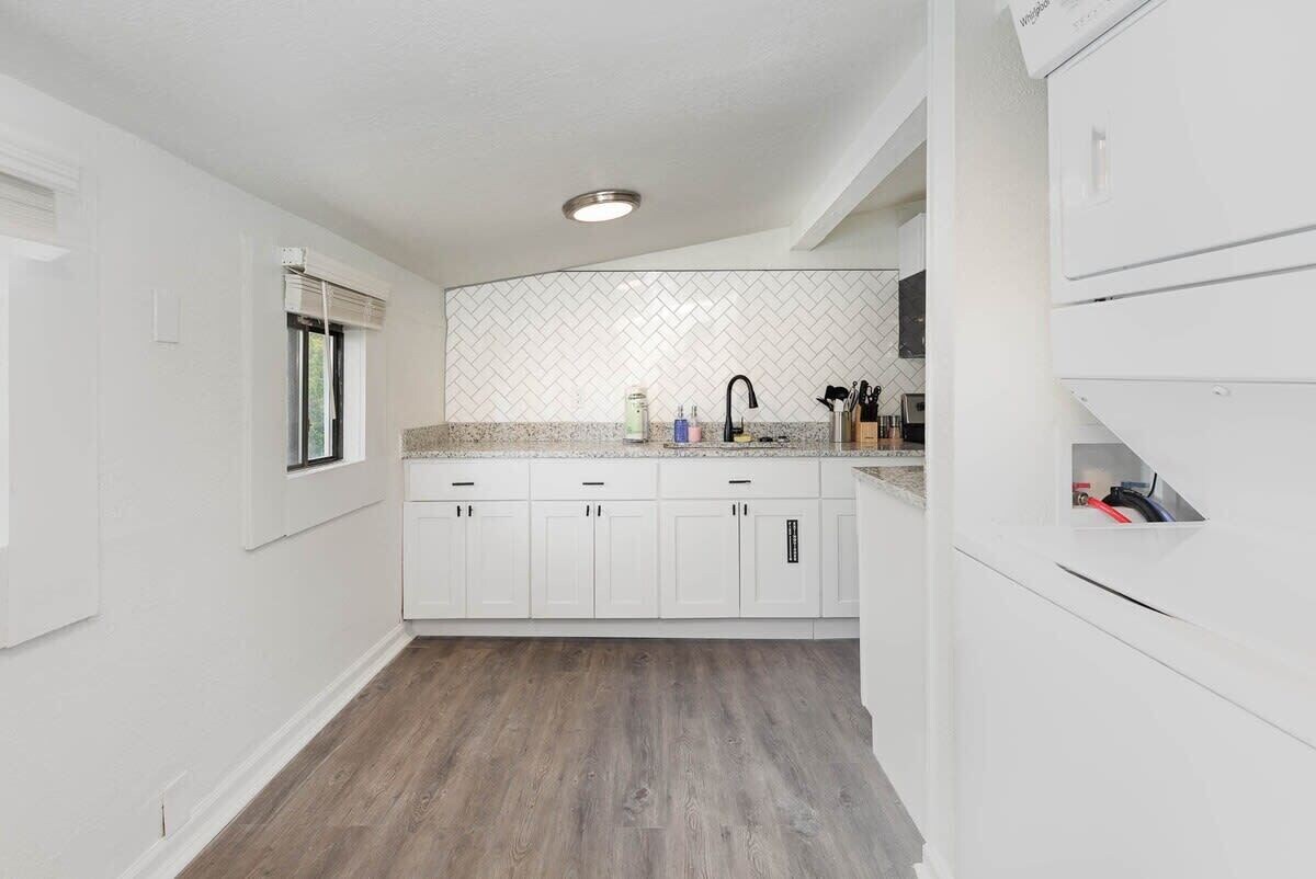 2 BR Sunrise Suite / Beach / Washer and Dryer / Cozy
