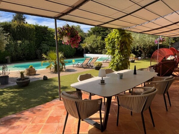 Swimming pool