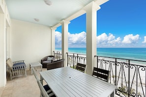 Oceania Balcony