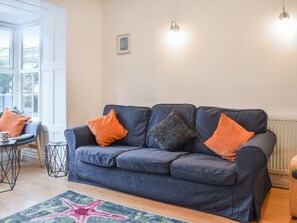 Living room/dining room | Bithecutt Cottage, Bude