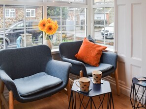 Living room/dining room | Bithecutt Cottage, Bude